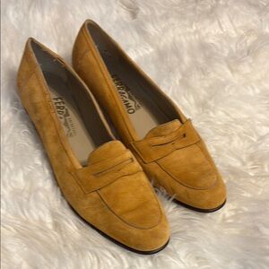 Salvatore Ferragamo Gold Yellow Leather Suede Penny Loafers Flats Sz 8.5 AA